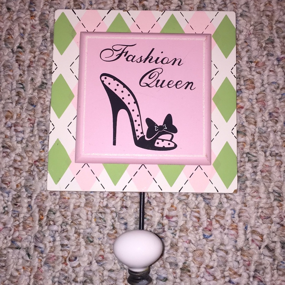 Wall decoration for jewelry
